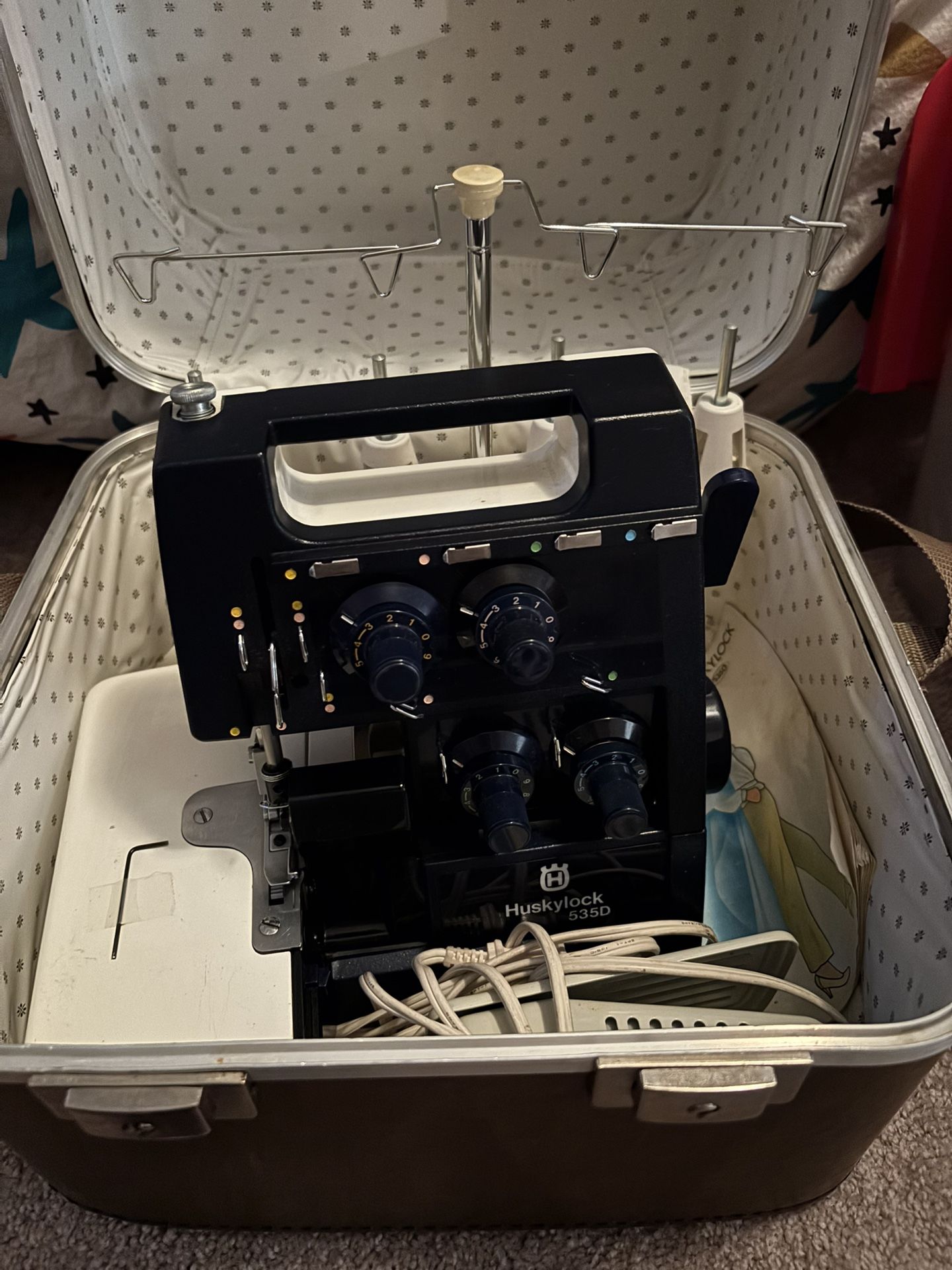 Huskylock Serger