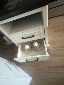 Night stand with built in power outlet and usb port !