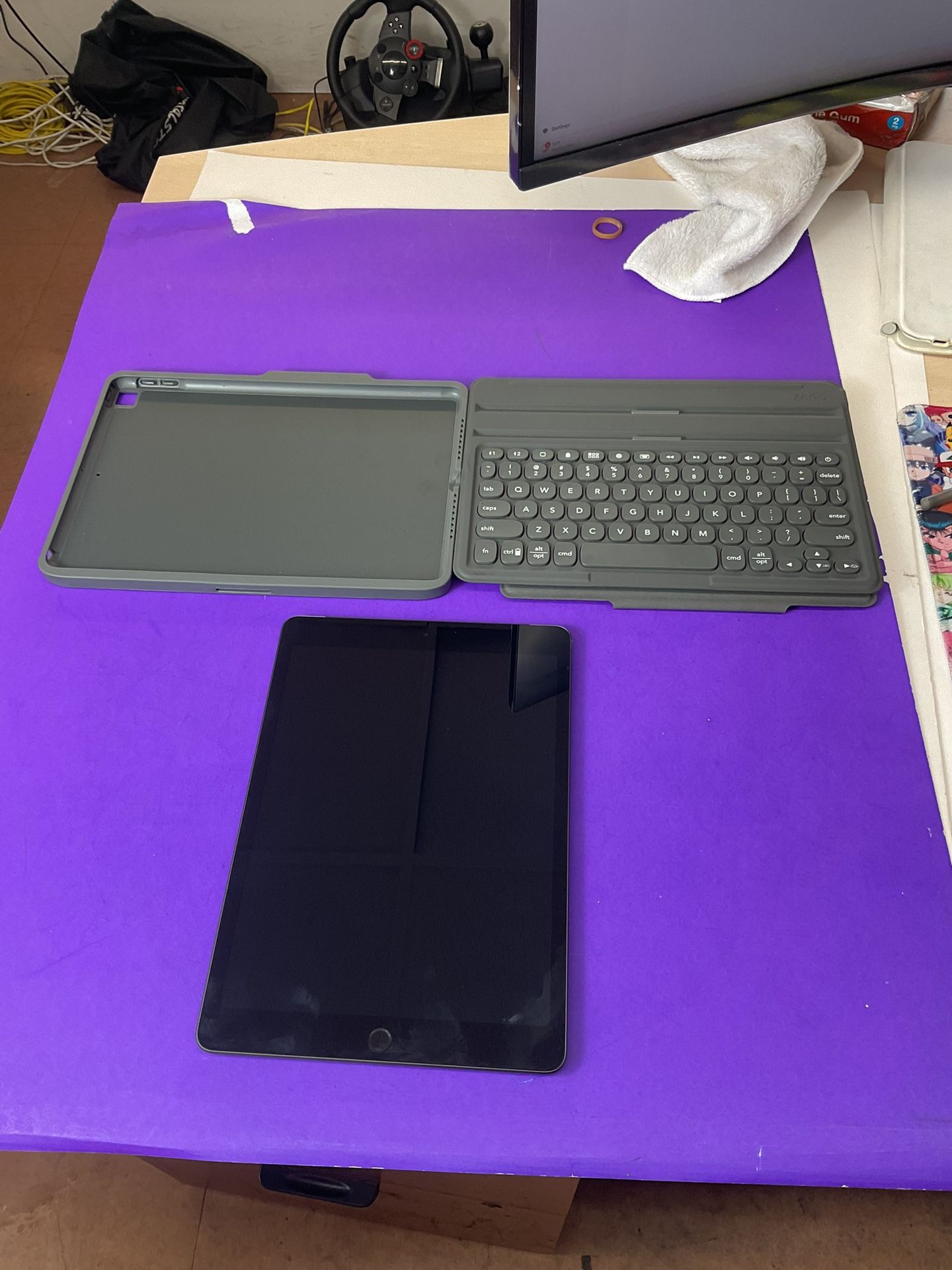 iPad 9th Gen (64GB Wi-Fi + Cellular) – Keyboard & Case Bundle