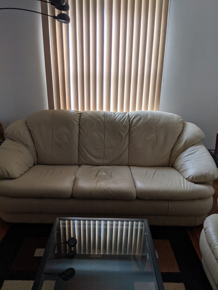 Leather Sofa Set

~ 80" * 40"
~ 60" * 40"

Cream color.
Excellent condition.

Pickup only in Mayfield Heights. Thanks.
