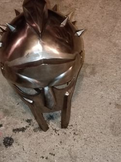 Titan gladiator helmet