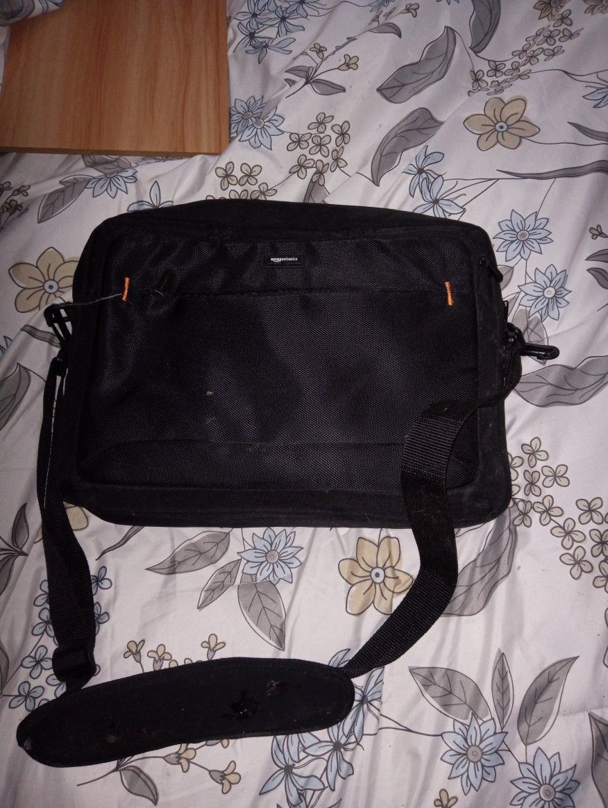 Amazon Basics Laptop Bag