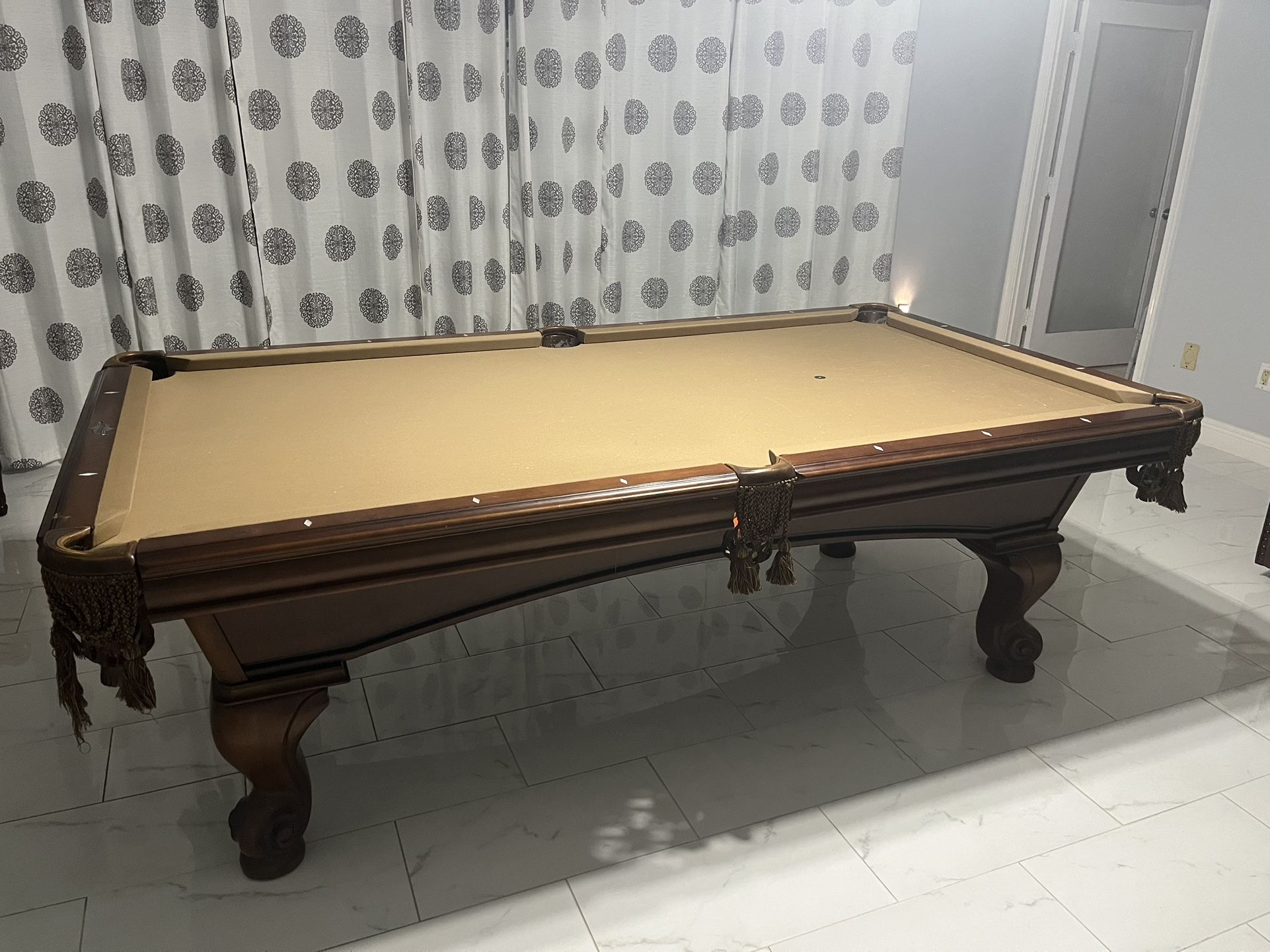 American Heritage pool table