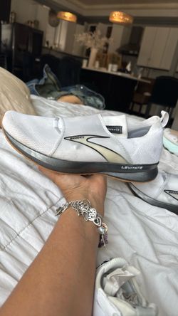 Brooks Size 11.5 Men 