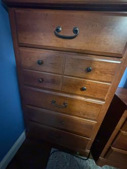 Queen bedroom set