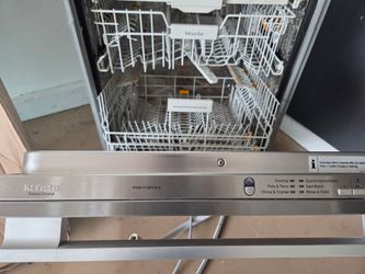 Dish washer [ Miele futural Crystal]