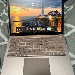 Microsoft Surface Laptop