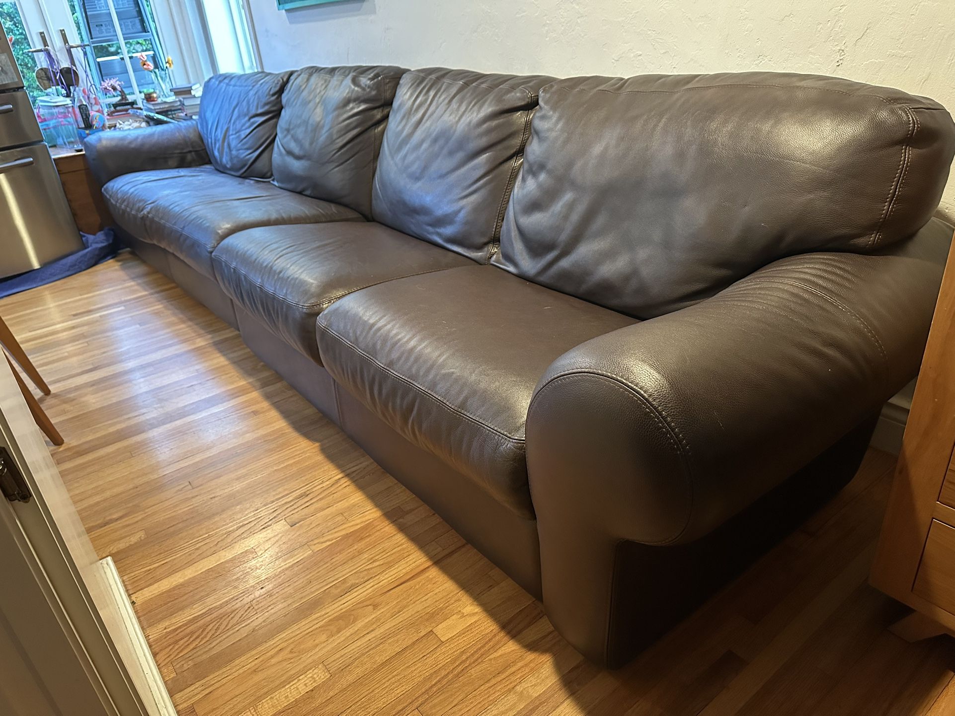 Gorgeous Genuine Leather Sofas 