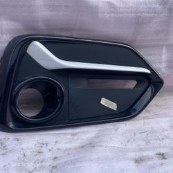 17-19 Civic Right Side Garnish
