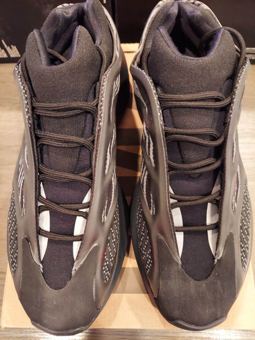 Adidas Yeezy 700 V3