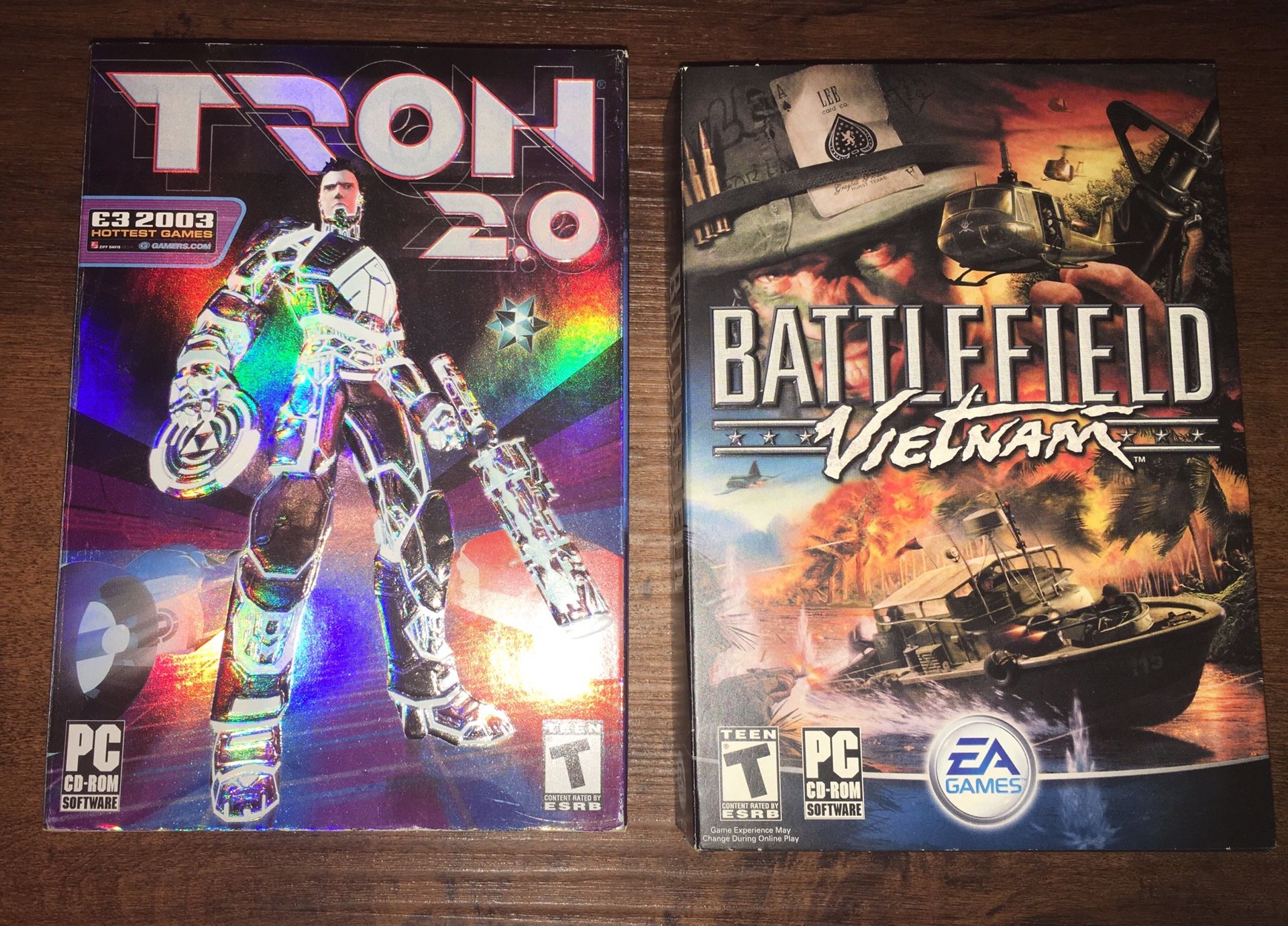 Boxes and inserts only for the pc games Tron 2.0 and Battlefield Vietnam