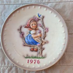 Goebel Collectible  Plate 1976 Hummel