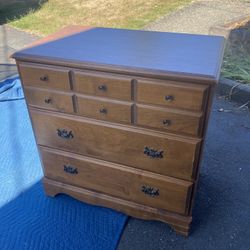 Dresser, Maple, 3 Dovetail Drawers, Good Condition, Delivery