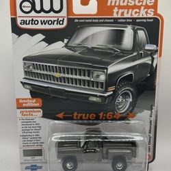 Auto World Muscle Trucks 1981 Chevy Silverado Stepside 1:64 Diecast Car