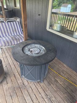 Outdoor fire pit