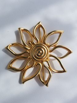 Erwin Pearl gold tone brooch