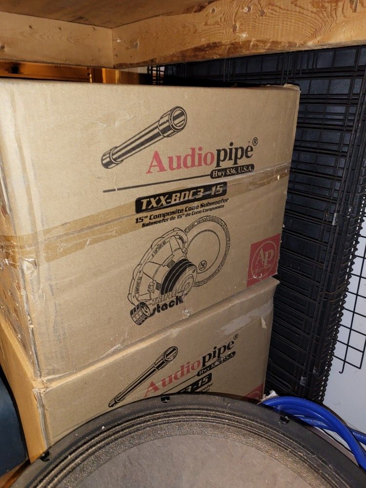 Audio Pipe 15"