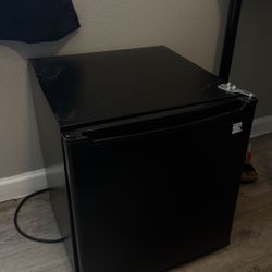 Mini Fridge Kenmore
