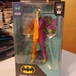 Mcfarlane DC Multiverse Two Face Figure