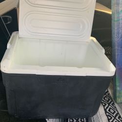 For Sale   Vitrola Record Player $20 Works 