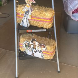 You Story Center Pieces 