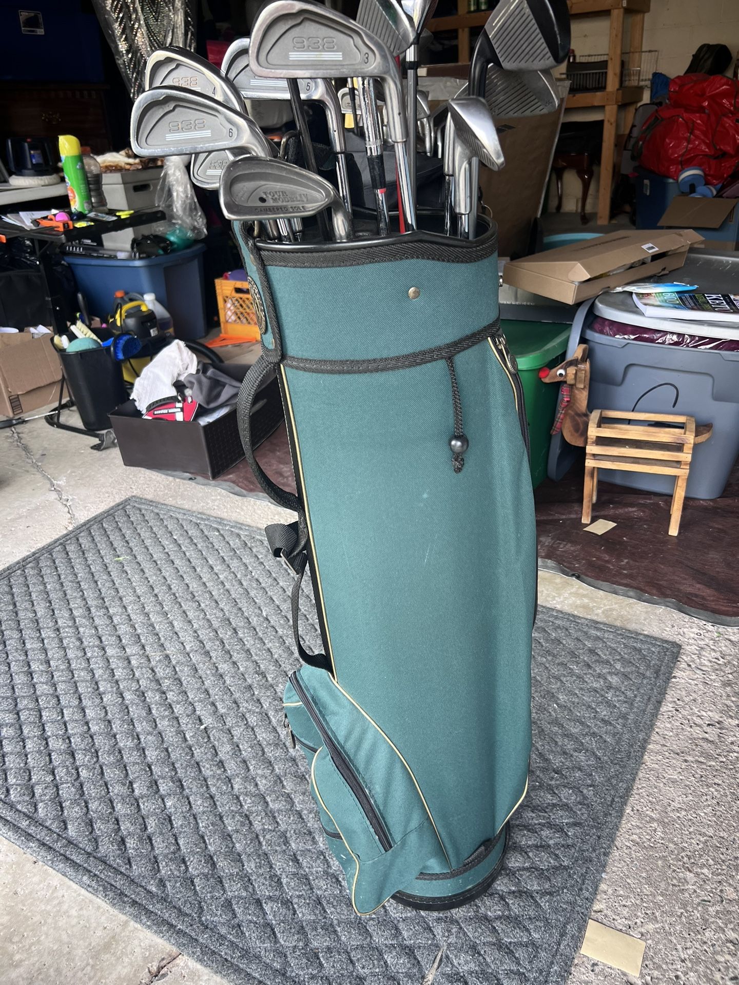 Full Set Of Clubs With Bag.
