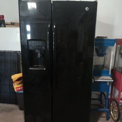 Refrigerator GE