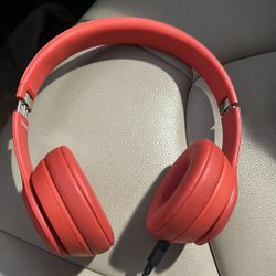 Beats solo 3 in perfect condition 