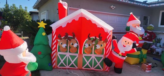 Infatable Christmas House