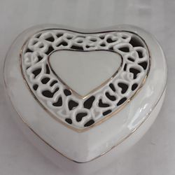 Lenox Pierced Heart Covers Trinket Box Porcelain 