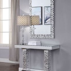 ACCENT TABLE AND MIRROR 