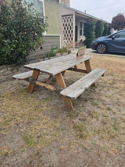 Picnic bench