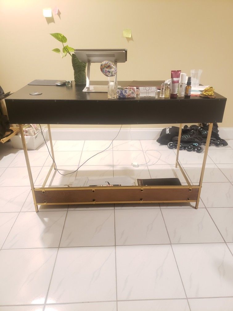 Home Office Desk With Charging Station 