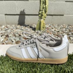 Kids Adidas Samba OG Sneakers in Light Gray, White & Gum. Size 5
