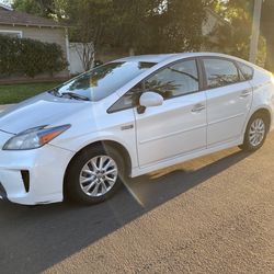 2014 Toyota Prius hybrid plug-in