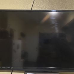 Vizio 32 Inch Smart TV  With Wall Mount 