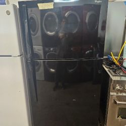 Whirlpool Top-freezer Refrigerator 