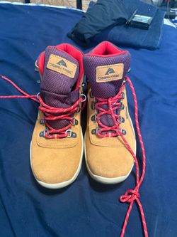 Women’s Hiking Boots