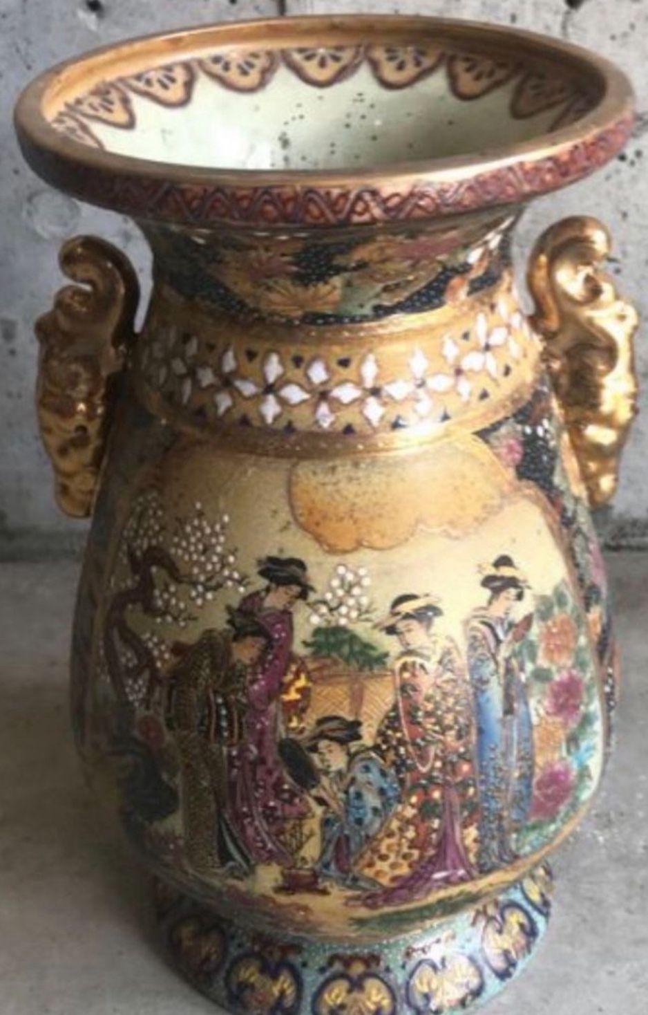 Chinese Vase $10