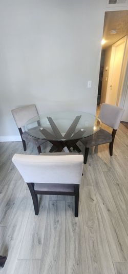 Coffee Table with 3 chairs