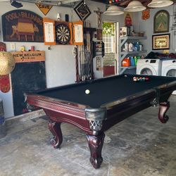 Pool Table 8ft ( Free Delivery & Set Up & New Color Felt Of Your Choice ) 