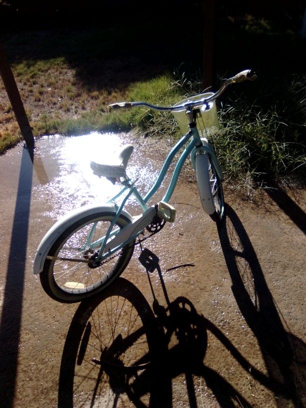 Huffy 20 Inch Beach Cruiser Summer Land