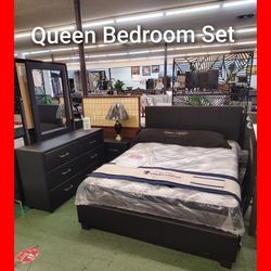 ✨ Queen Bedroom Set