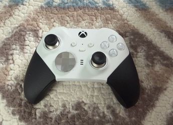 White Xbox Elite 2 Controller