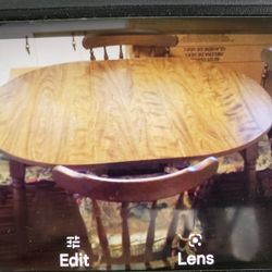 Kitchen Table w/leaf & 4 chairs