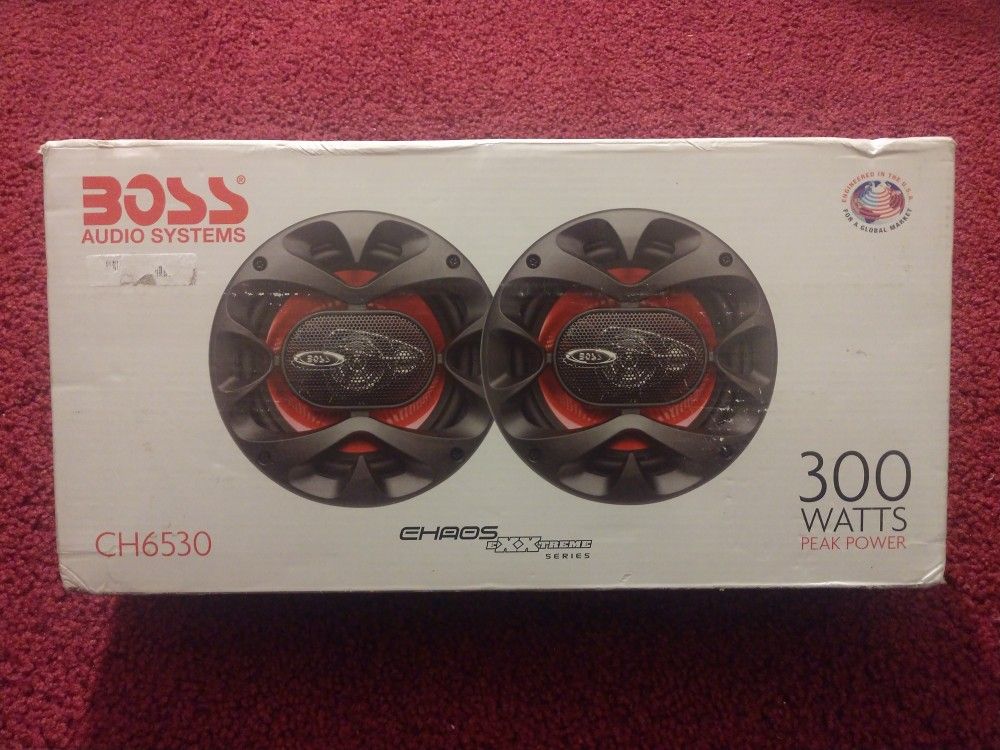 BOSS Audio Systems CH6530 300W 3-Way Full Range Speakers