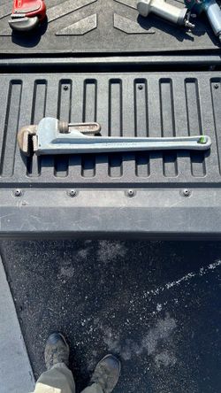 Pittsburg 24” Aluminum Pipe Wrench