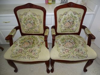 2 Italian vintage chairs