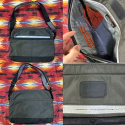 TUMI Men’s Gray Sling Bag Adjustable Strap Pockets