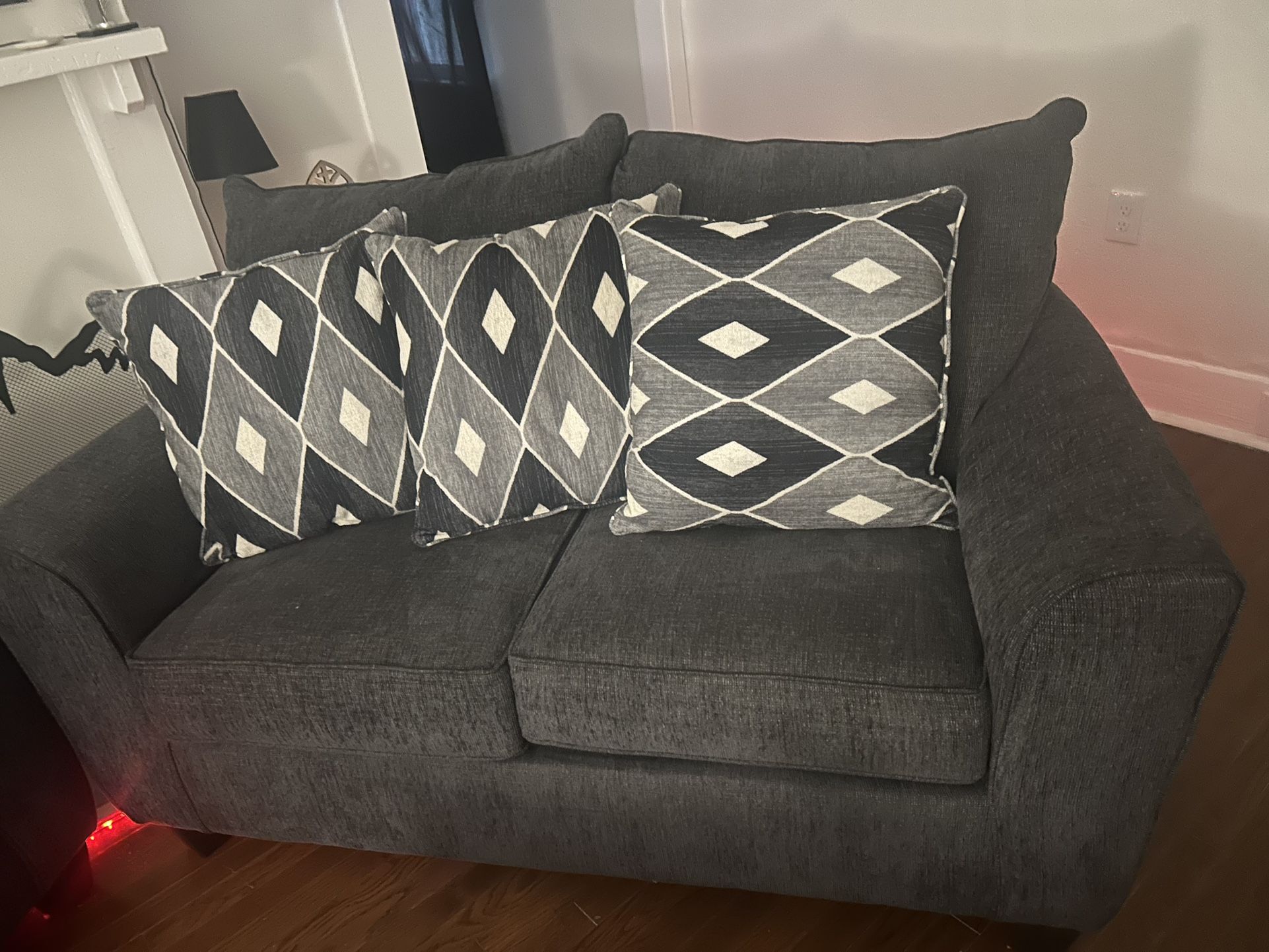 Living Room Set 4sale 